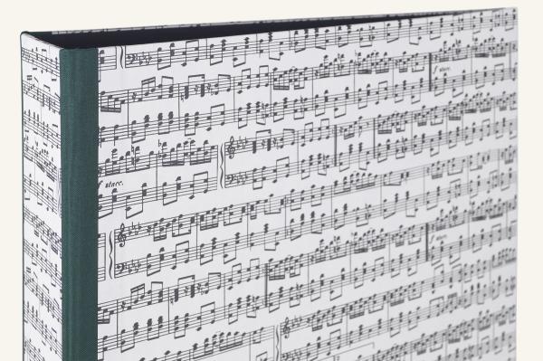 Music folder with green edges, also as a ring binder